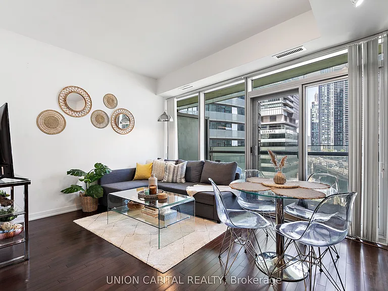 12 York St #501 — Photo 1