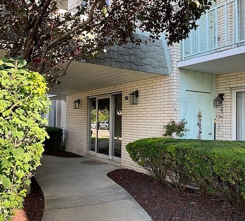 4th image of 4715 W 106th St APT 1B