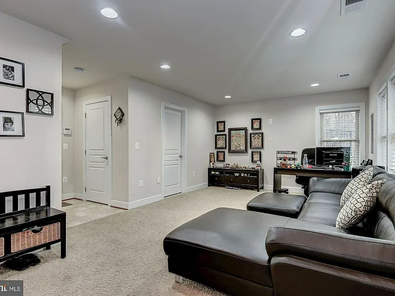 3309 Kemper Rd — Photo 9
