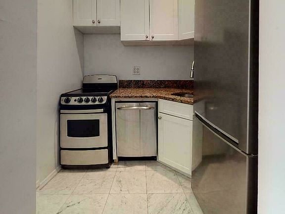 3rd image of 212 E 87th St APT 2A