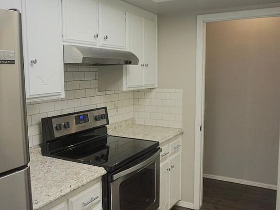 Glass top stove! Stainless steel appliances