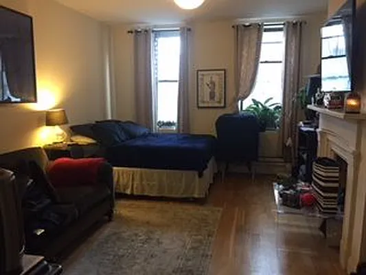 Rented by FirstService Realty (legacy) | media 7