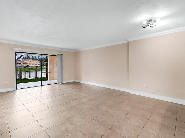5200 NW 31st Ave #141 — Photo 2