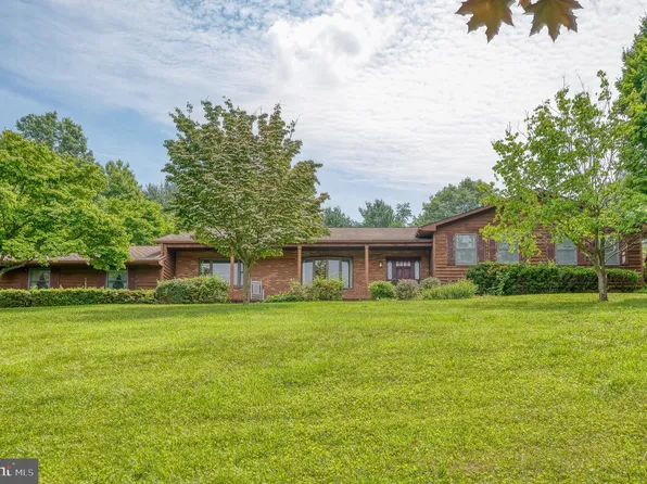 1 Windy Farms Ct, Phoenix, MD 21131