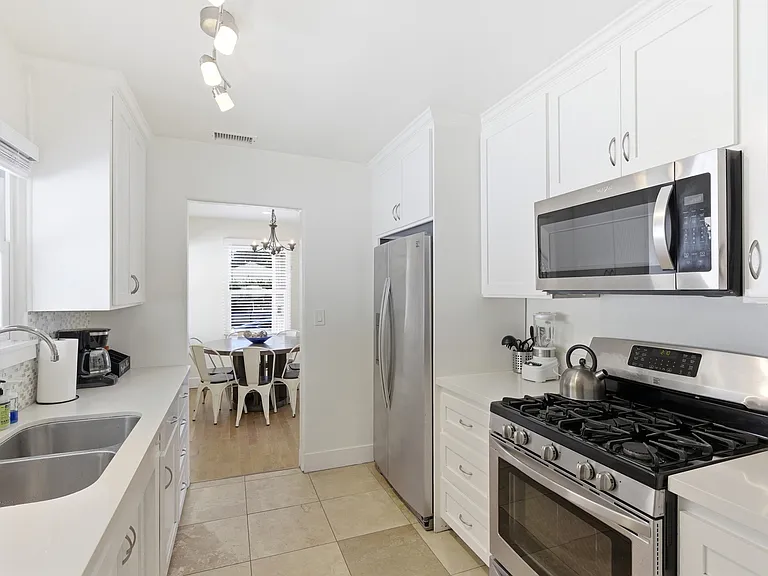 1544 Chalcedony St — Photo 8