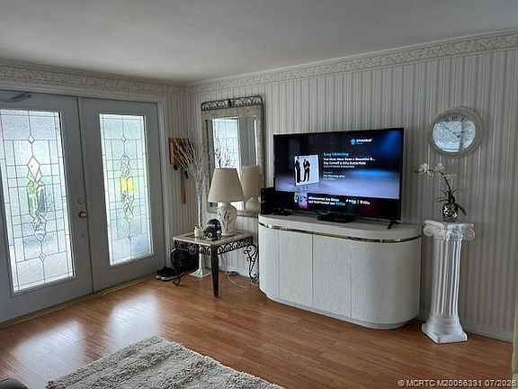 3rd image of 6387 Elm Ln