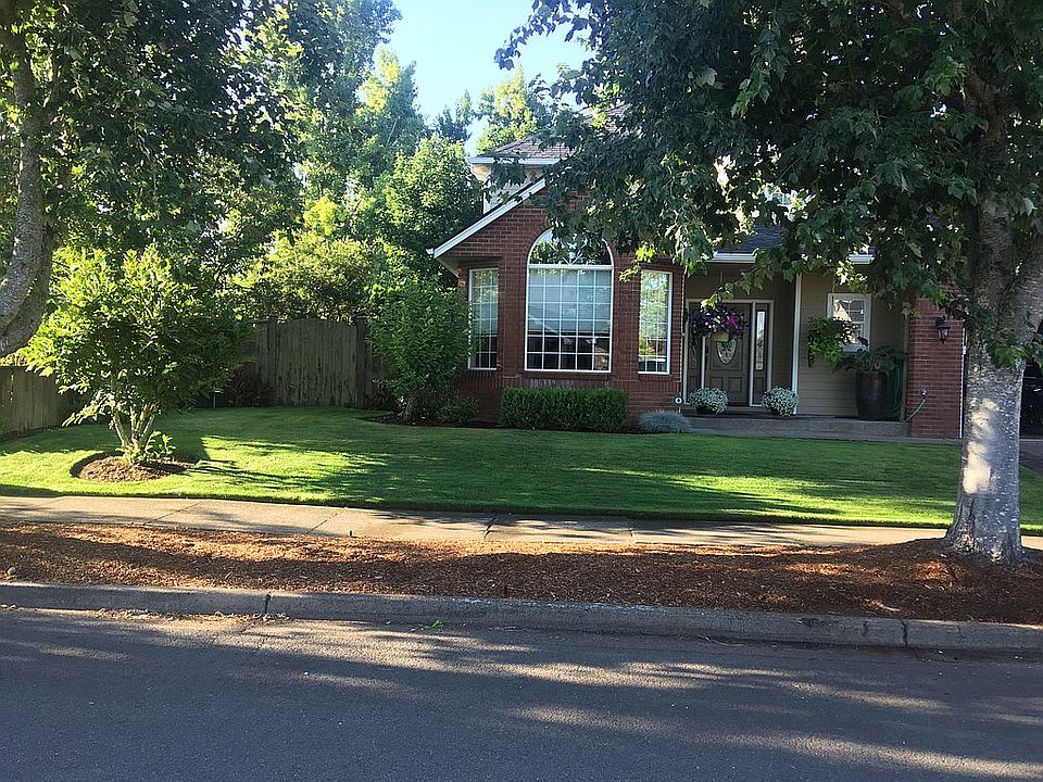 2nd image of 33 Silver Oak Dr