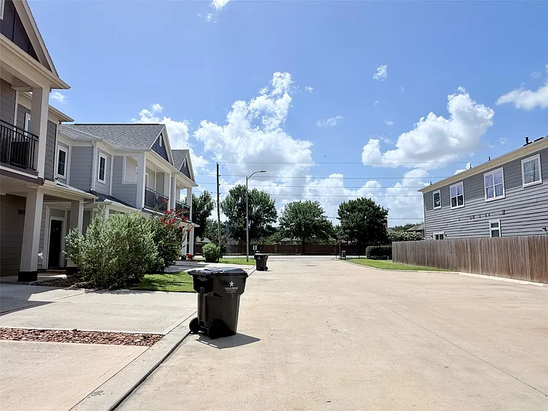16575 Oasis Glade Dr — Photo 45