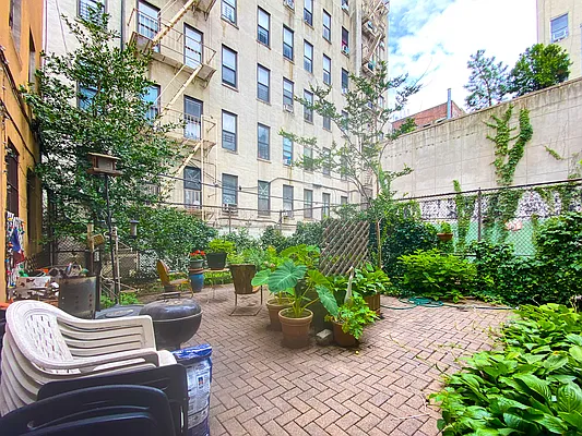 Rented by City Connections Realty | media 20