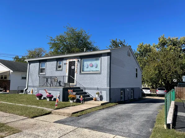 422 Manhattan St, Essington, PA 19029