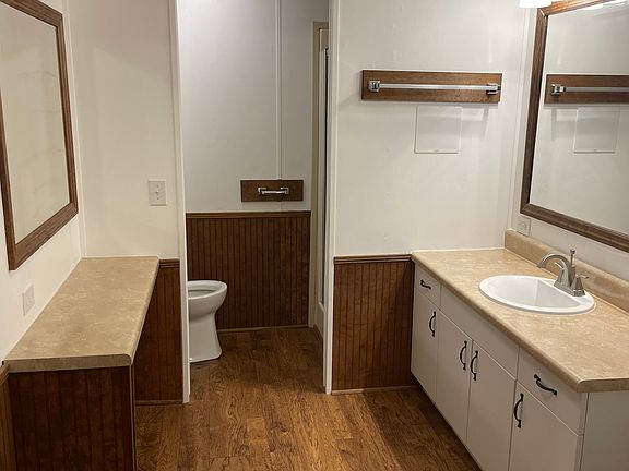 4th image of 203 Barkwood Ln