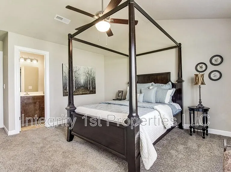 10501 Clubhouse Dr — Photo 4
