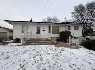 32 Warnsworth St, Toronto, ON M1E 2L9