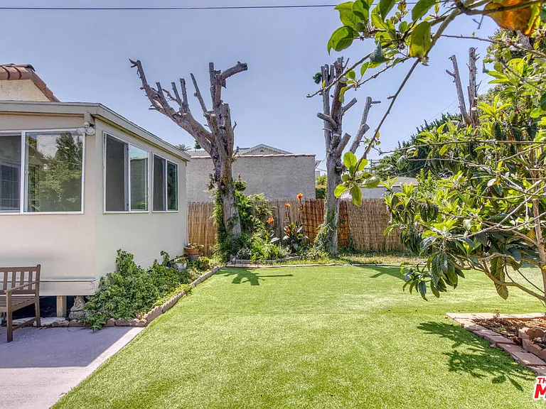 2127 Malcolm Ave — Photo 41