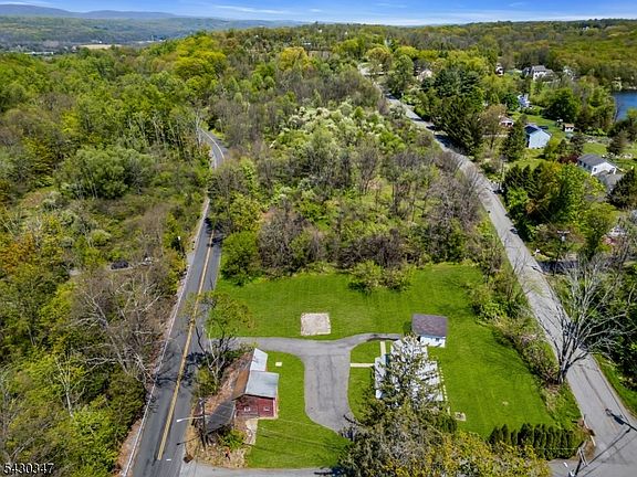 2nd image of 131 Vail Rd