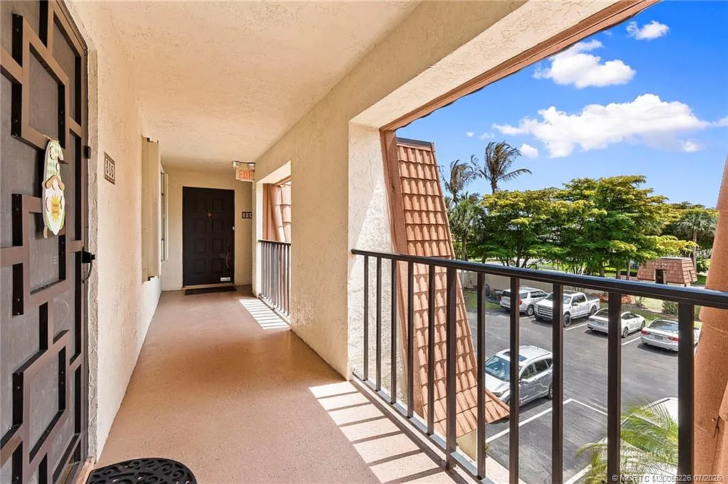 2 bed, 2.0 bath, 1314 sqft, $1,750 — Photo 2