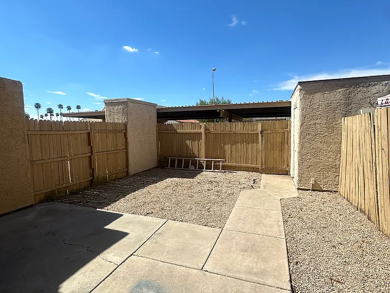 4834 W Rose Ln — Photo 7