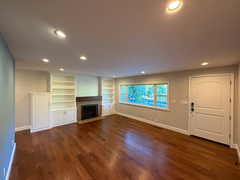 11 Edgewood Ct — Photo 3