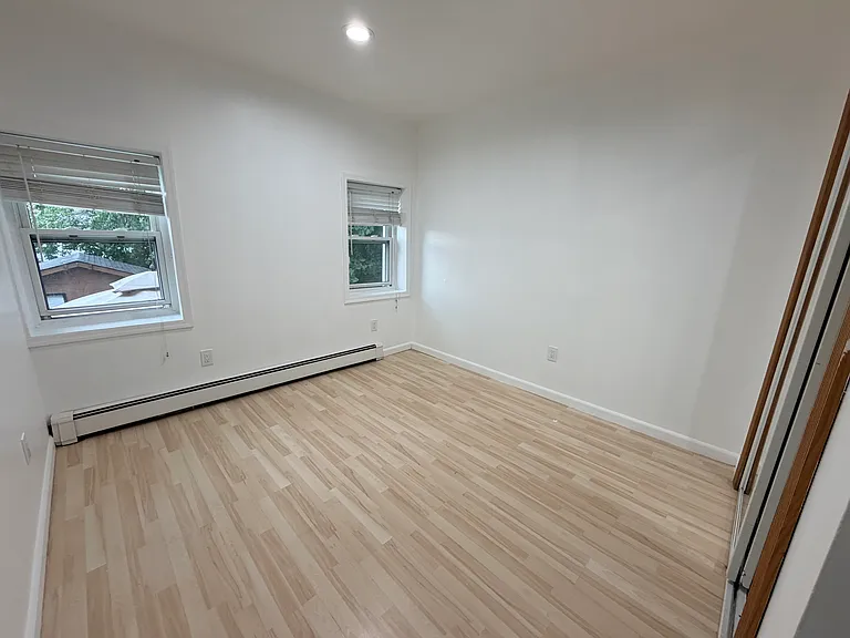 165 Mac Arthur Ave — Photo 7