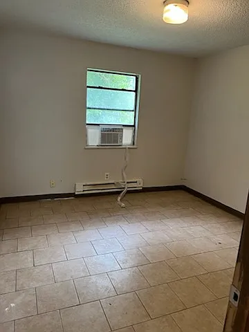 102 Gregory Dr #8 — Photo 2