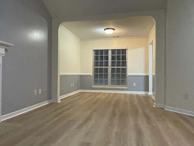 307 Starling Dr — Photo 7