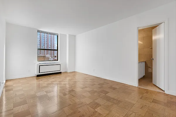 Rented by Cooper & Cooper Real Estate | media 6