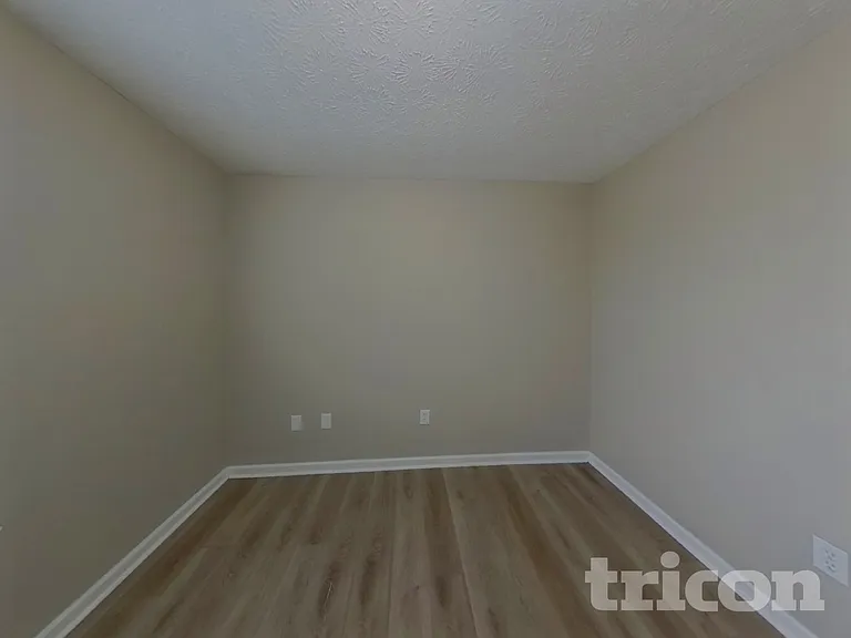 800 Lorraine Ln — Photo 14