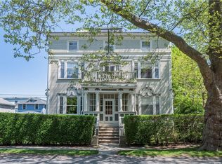 20 Berkeley Ave APT 4, Newport, RI 02840