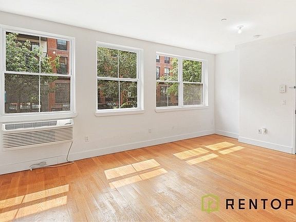 2nd image of 33 Meserole St #2D