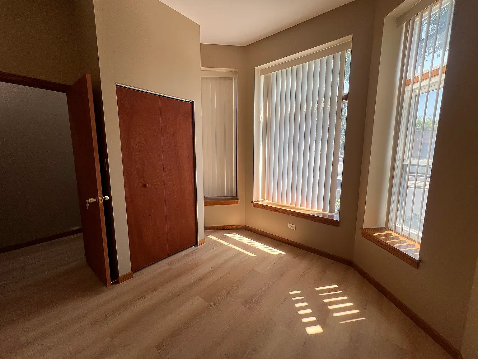 3 bed, 1200 sqft, $2,300 — Photo 3
