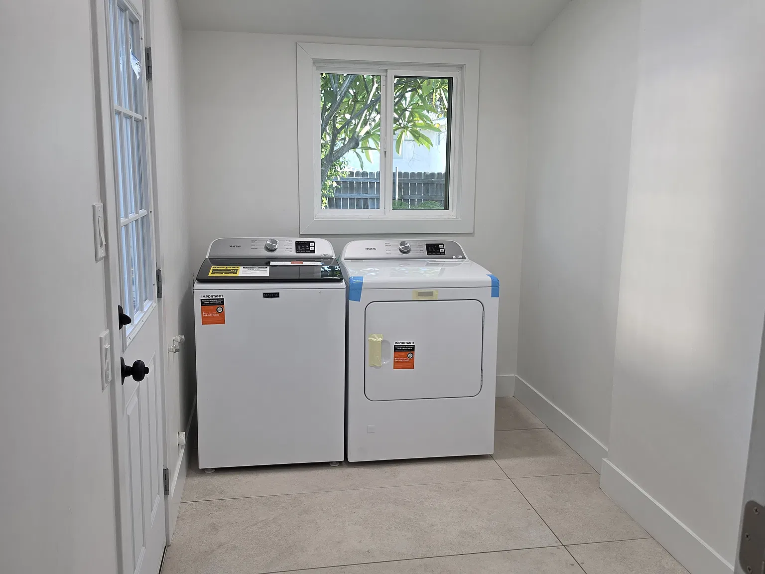3 bed, 1052 sqft, $3,600 — Photo 3