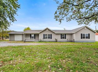 23586 116th Hwy, Colcord, OK 74338