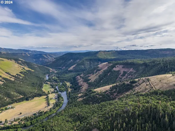 30 Incline Dr, Lyle, WA 98635