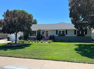 1011 E 34th St, Kearney, NE 68847