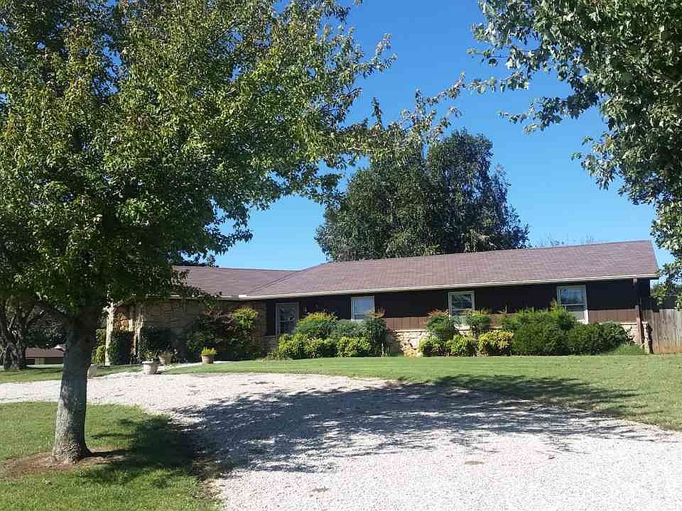 1st image of 9 Lakeridge Dr