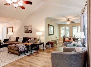 8 Finchley Ln, Bella Vista, AR 72714