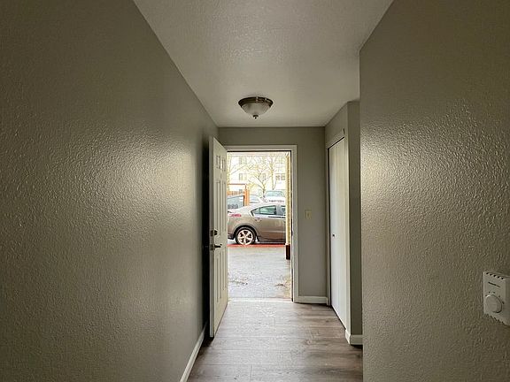 5th image of 312-318 SE 160th Ave #312-05