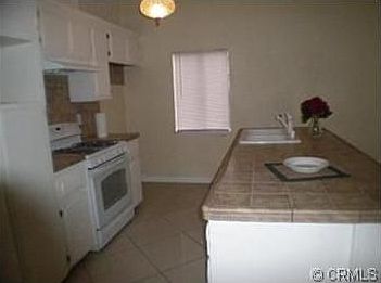 4th image of 24395 Lamont Dr