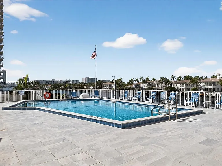 1410 S Ocean Dr #402 — Photo 18