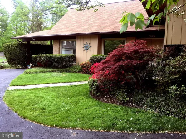 7802 Wincanton Ct, Falls Church, VA 22043