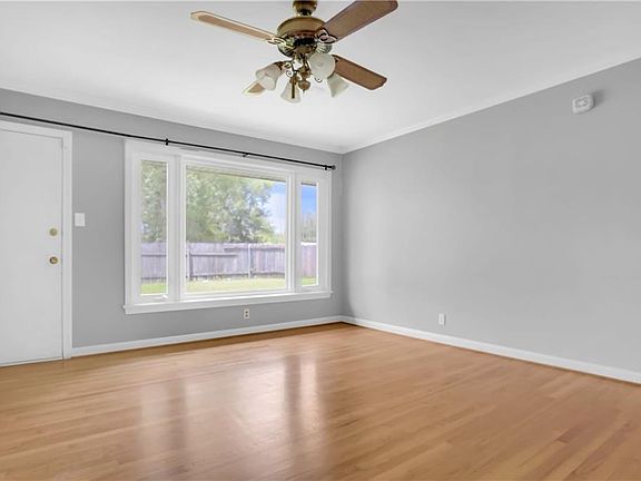 4th image of 724 Blackman St