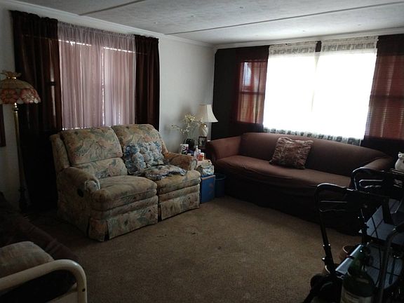 5th image of 194 Gober St
