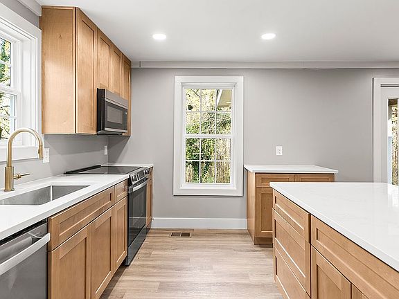 5th image of 400 Lower Mill Creek Rd