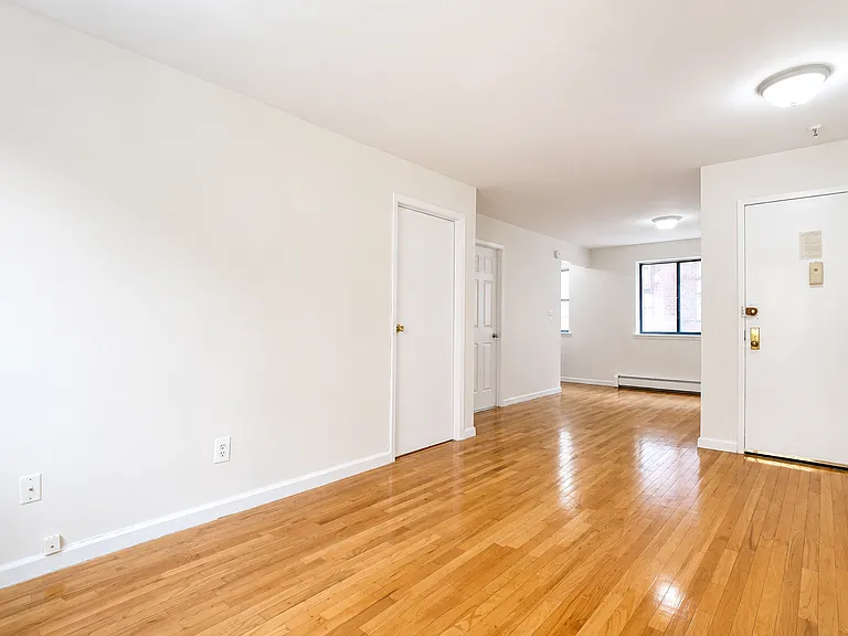 47 Cooper St #4B — Photo 4