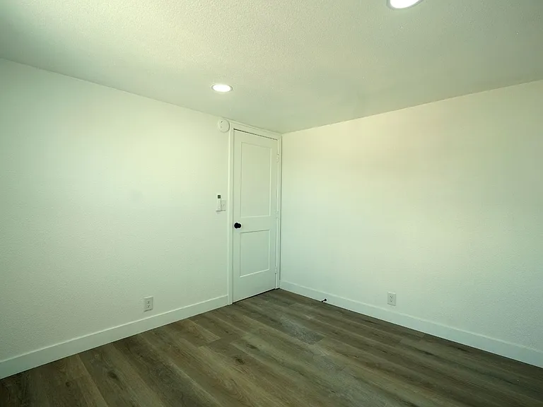 1006 Beverly Rd — Photo 9