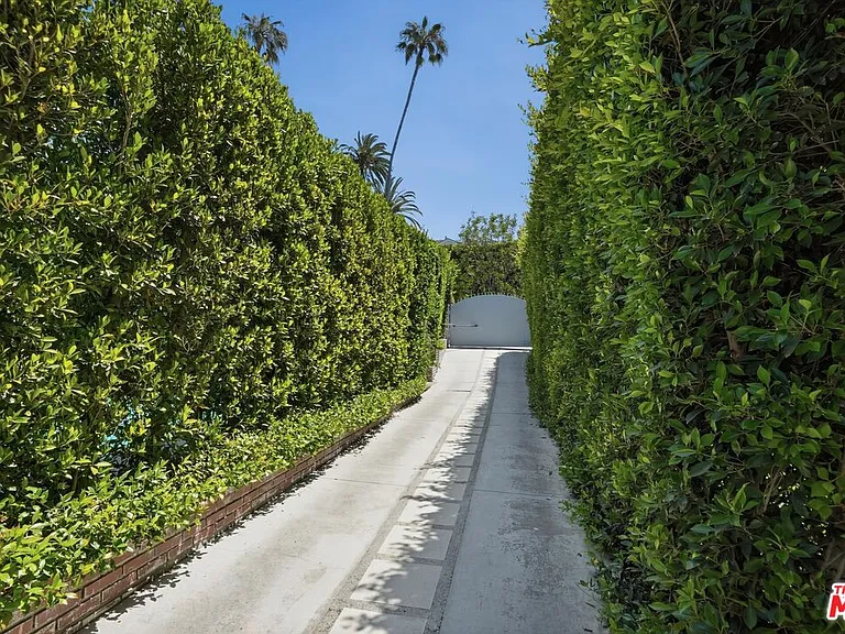 317 S Burlingame Ave — Photo 36