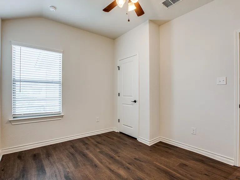 10338 Lynwood Br #101 — Photo 9