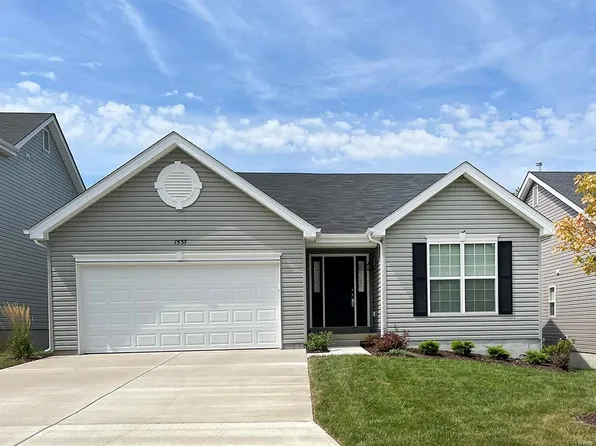1680 Lake Meade Dr, Pacific, MO 63069