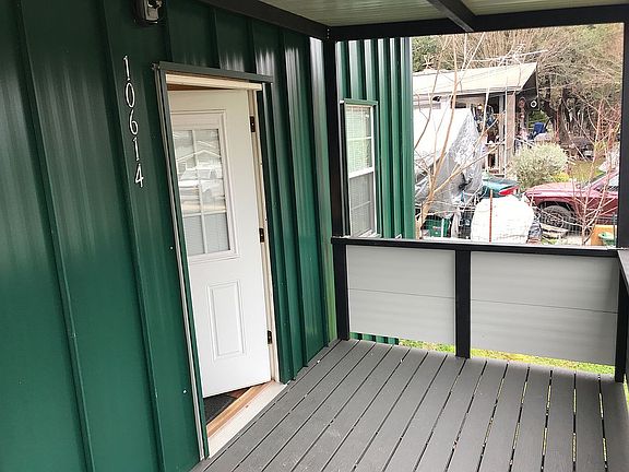No maintenance deck.