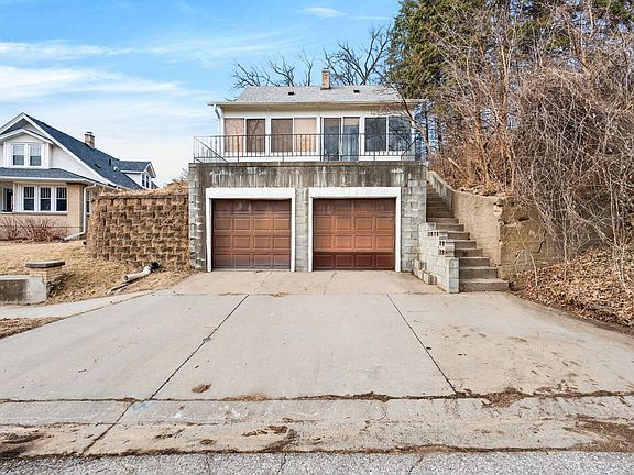 3rd image of 28 Canning St